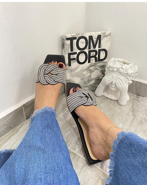 Alexa Flats